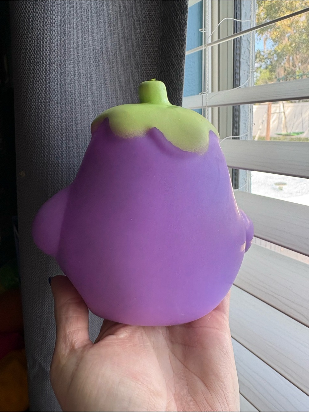 Jumbo eggplant squishy - Picture 3 of 6
